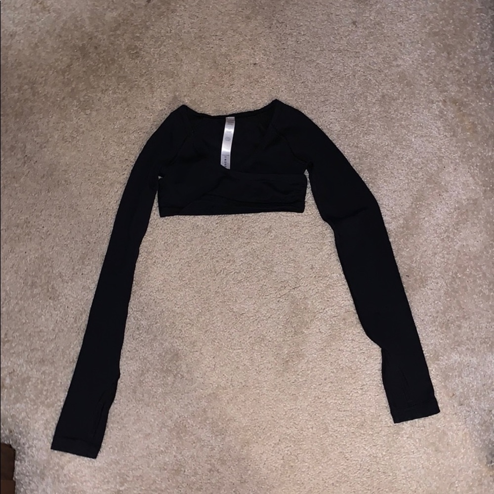 black long sleeve cropped to go over your bra